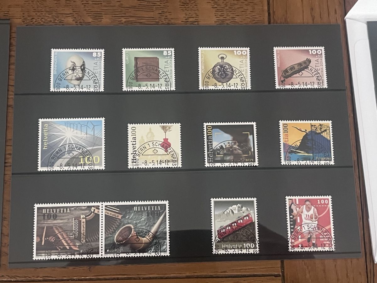 Tous les timbres: Série annuelle oblitérée 2014 4 émissions – Neuf avec emballage d'origine à BREMBLENS par Lafoudre 2