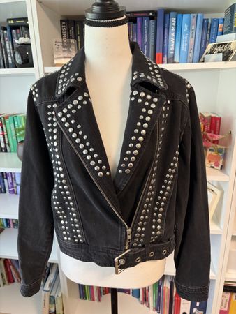 ONLY Premium Jeansjacke mit Nieten – Gr. S – Neu & ungetrage