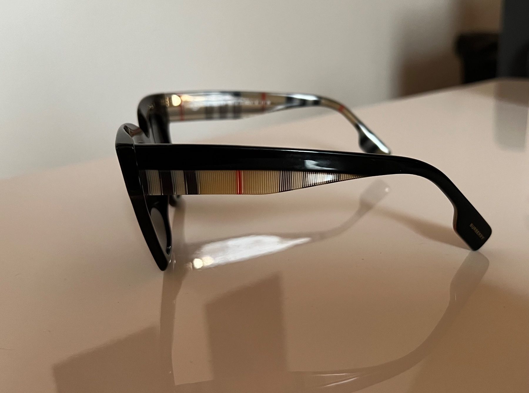 Burberry Occhiali & Lenti: Sonnenbrille Burberry Kitty – Nuovo e nell'imballaggio originale da Balgach venduto da nic_9trg 2