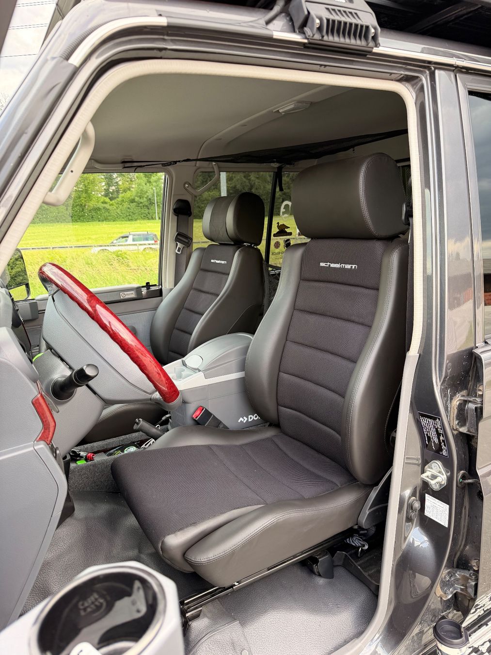Toyota Autos: Toyota Land Cruiser GRJ79 Dual Cab – Gebraucht aus Jona von san_ztz2 6