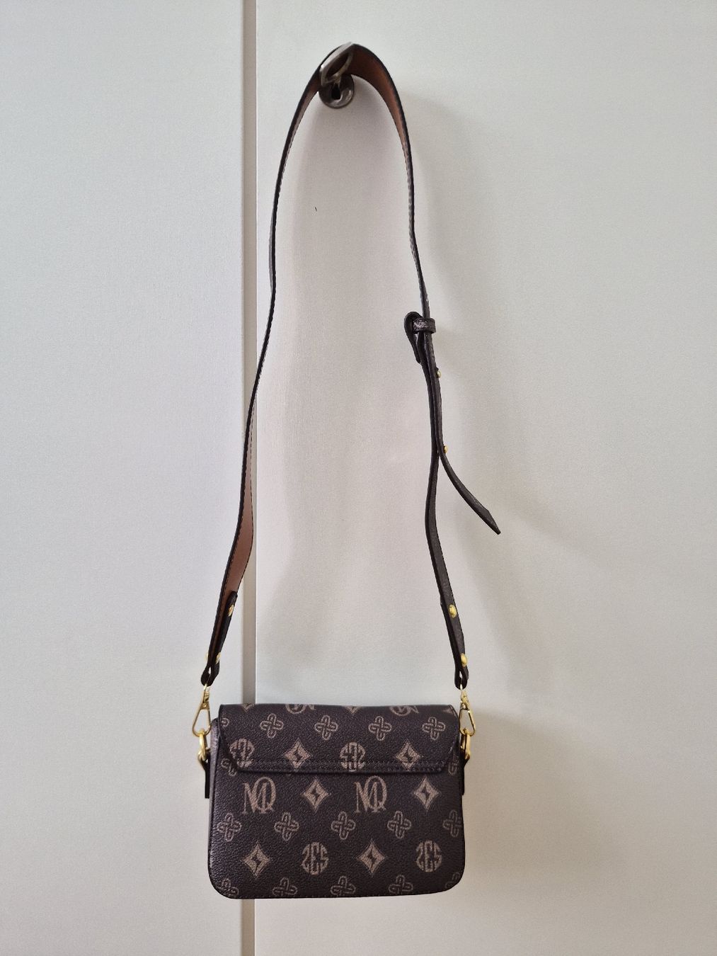 Borse da donna: Edle braune Tasche mit Monogramm – Nuovo (secondo la descrizione) da Naters venduto da yvi21 2
