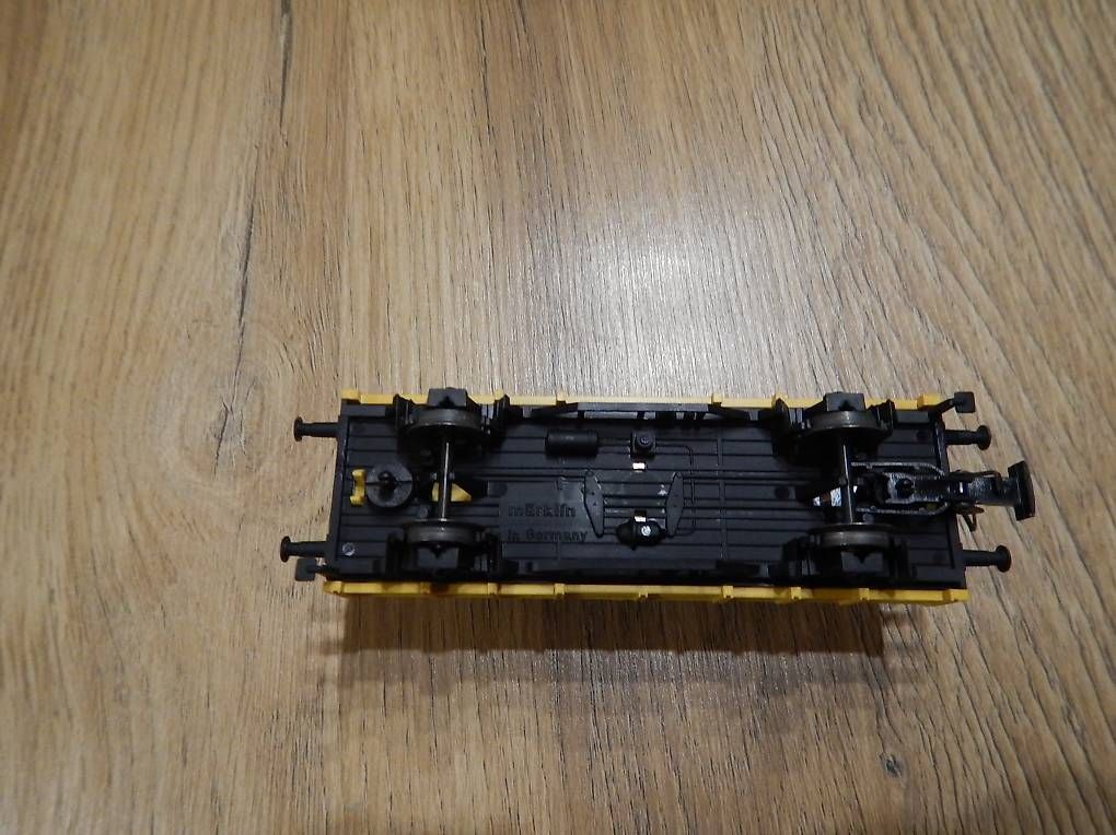 Modellini di ferrovie: Eisenbahnflachwagen  – Usato da Frutigen venduto da Tony1813 1
