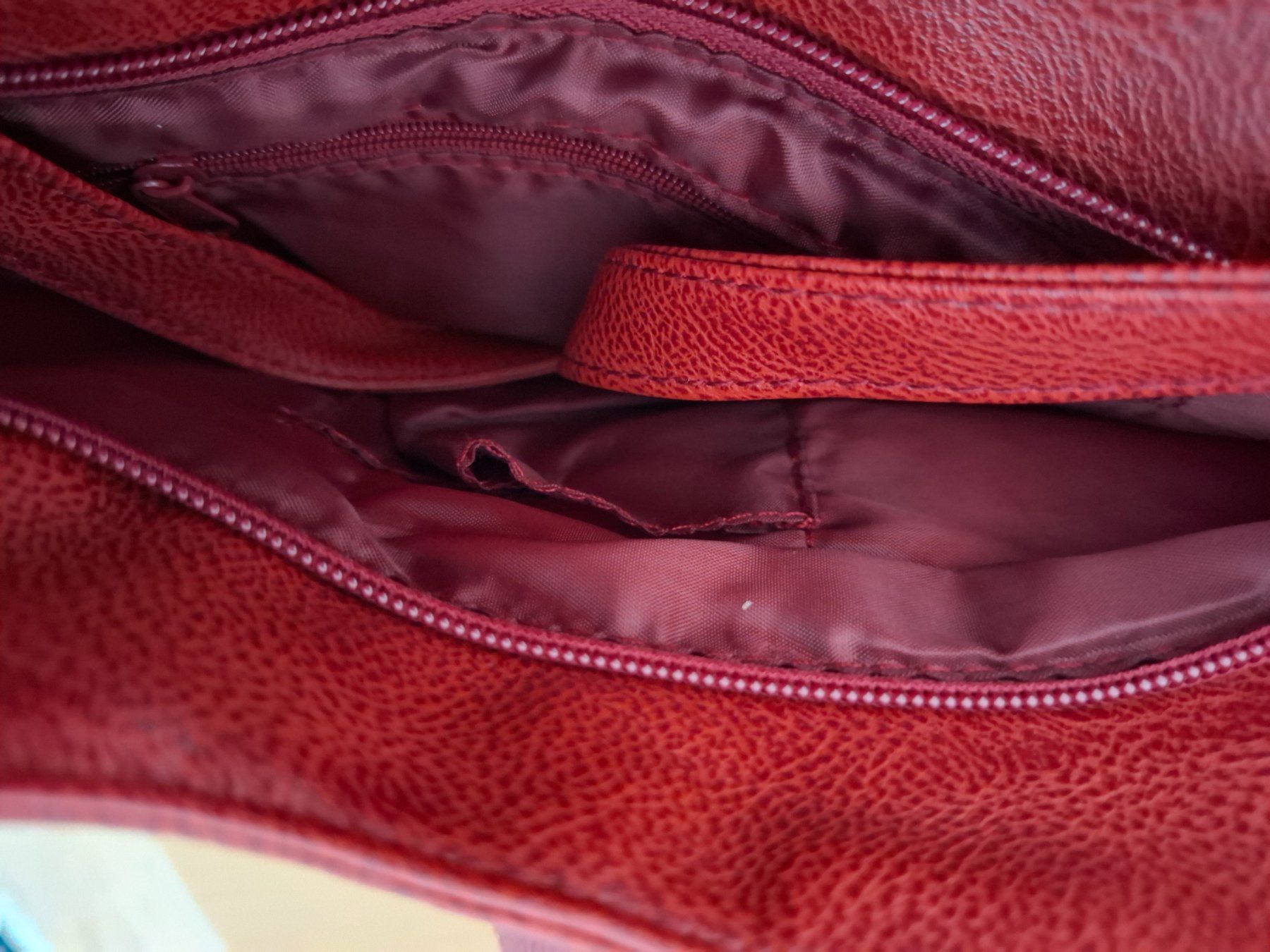 Taschen für Damen: Tasche Schal und Uhr rot – Neu und originalverpackt aus Münchenbuchsee von Cori1968 2