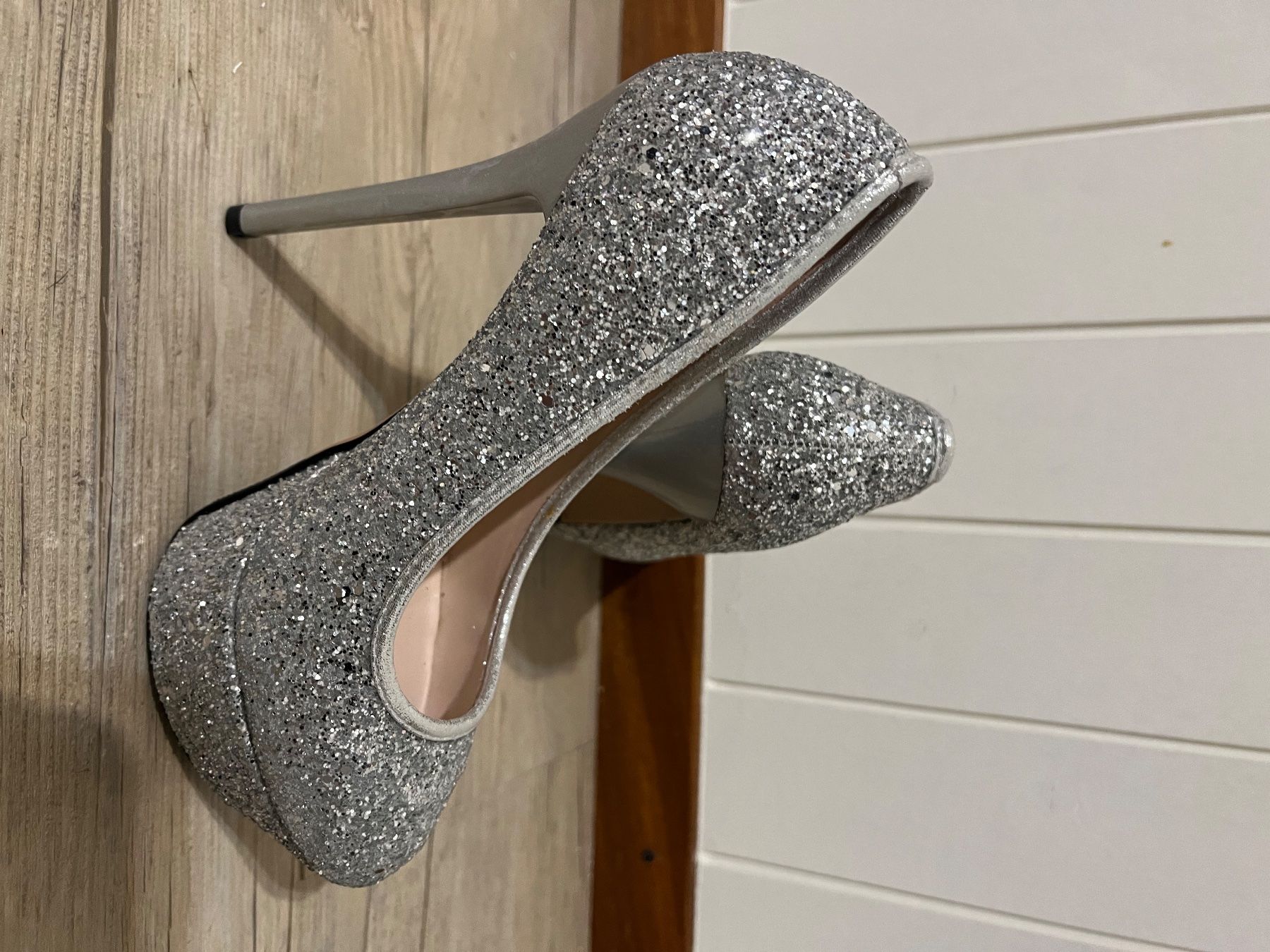 Scarpe da donna: Décolleté Glitter – Nuovo (secondo la descrizione) da St Moritz venduto da Ma_S2023
