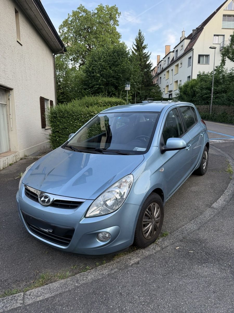 Hyundai Automobili: Hyundai i20 1.4 – Usato da Wetzikon ZH venduto da mx5rx7