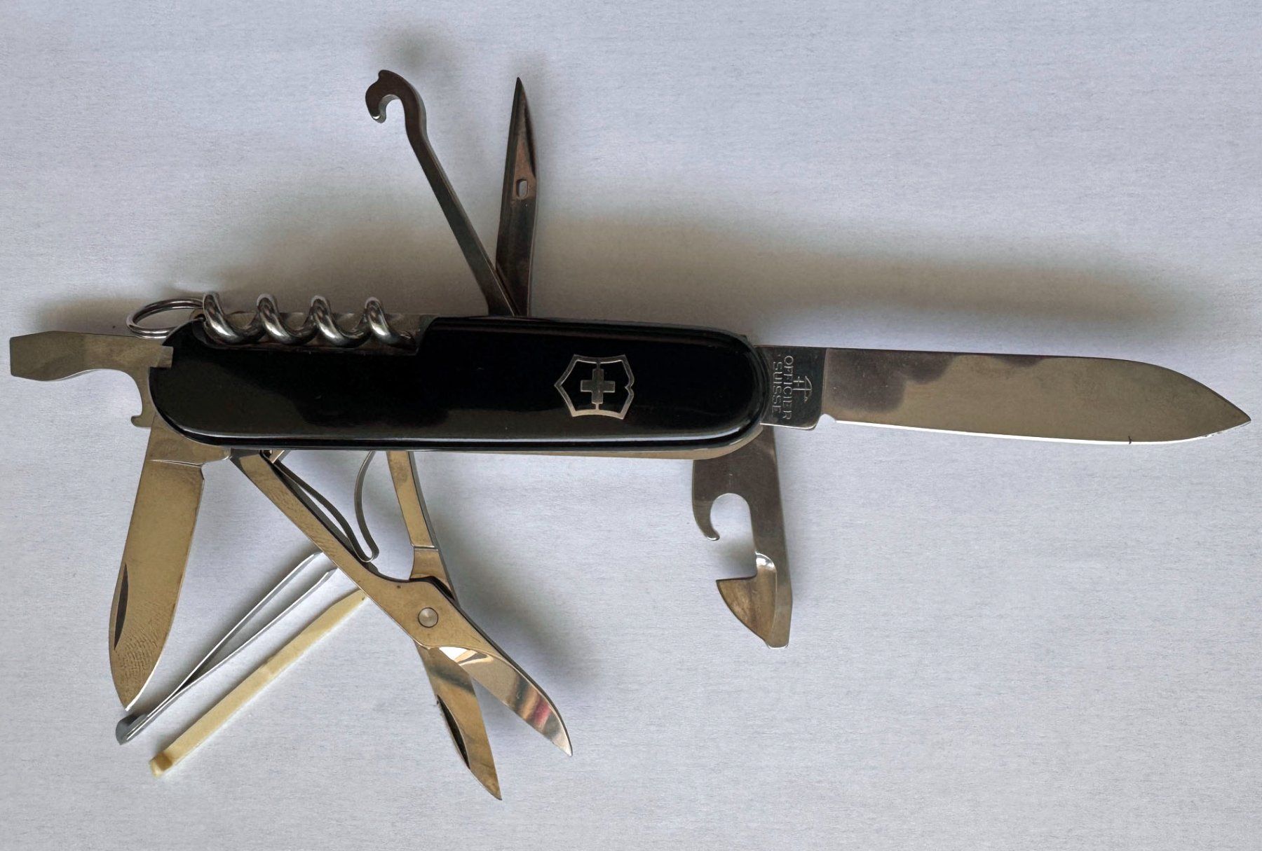 Victorinox Taschenmesser: Taschenmesser/Sackmesser "Universal Music Switzerland" – Neu (gemäss Beschreibung) aus Zürich von Policepatch 3