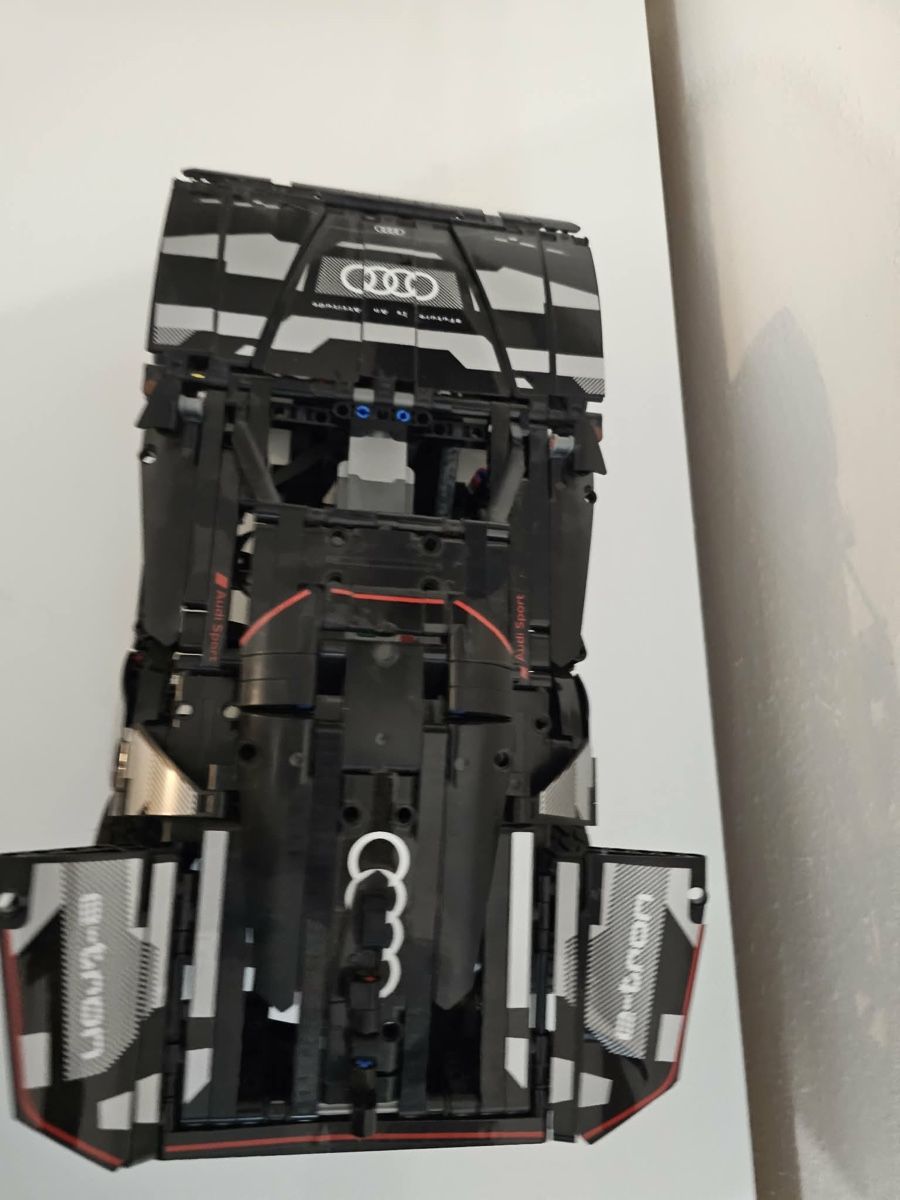 Lego Kit di costruzioni: Lego Technic Audi e-tron, modèle rare et exceptionnel! – Usato da Brügg BE venduto da haj_9zhk 7
