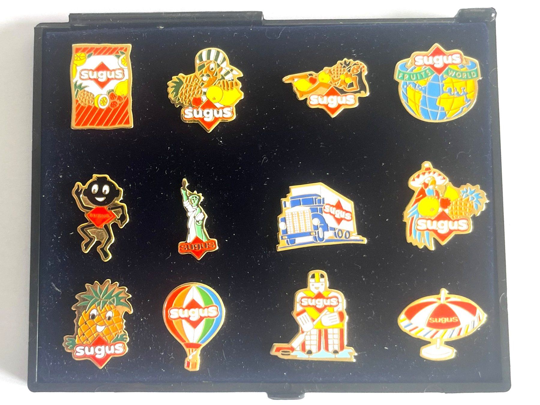 Placchette & Badge: Pin Sammlung Sugus mit Schatulle top Zustand – Nuovo (secondo la descrizione) da Kriens venduto da TSCH1 1