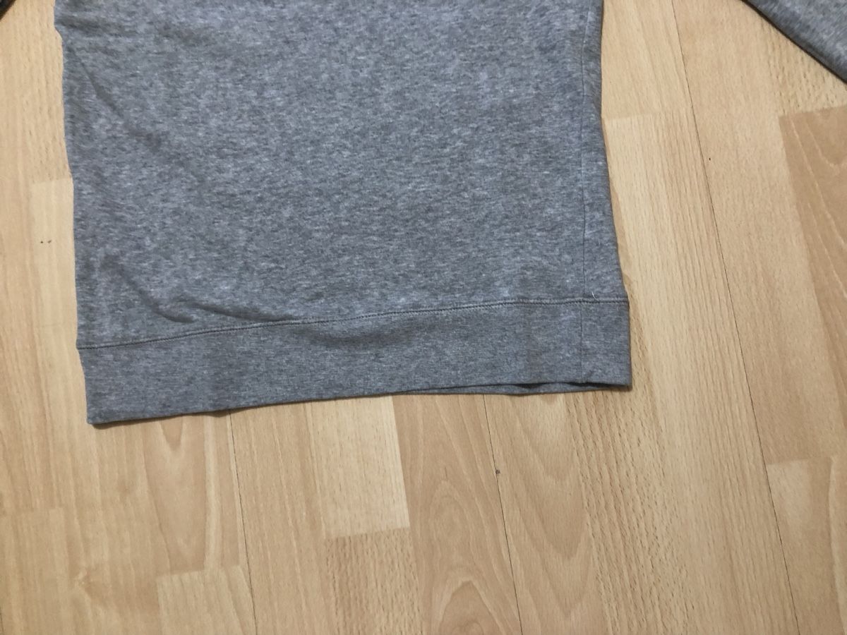 H&M T-shirt: H&M Sweatshirt Gr.S – Usato da Chur venduto da vicky7 3
