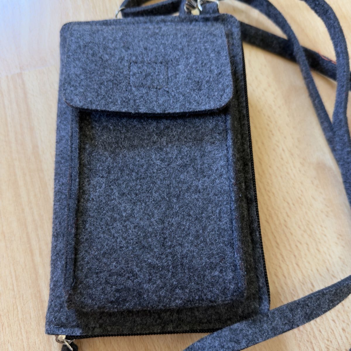 Borse: Handytasche Filz Grau mit vielen Fächern NEU – Nuovo (secondo la descrizione) da Widnau venduto da kustercarmen 1