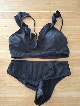 Maillot de bain noir à volants, taille XL neuf