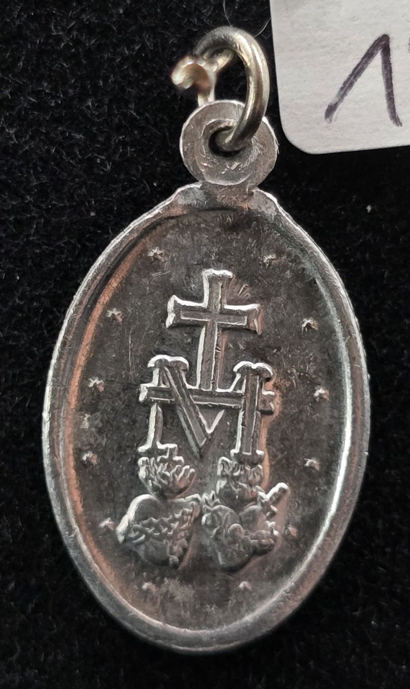 Christ Ciondoli: Älterer Anhänger Heilige Maria – Usato da Rorschacherberg venduto da snOOpydOg11 2