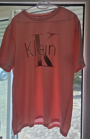 T-shirt Calvin Klein rose pale, taille M - comme neuf!