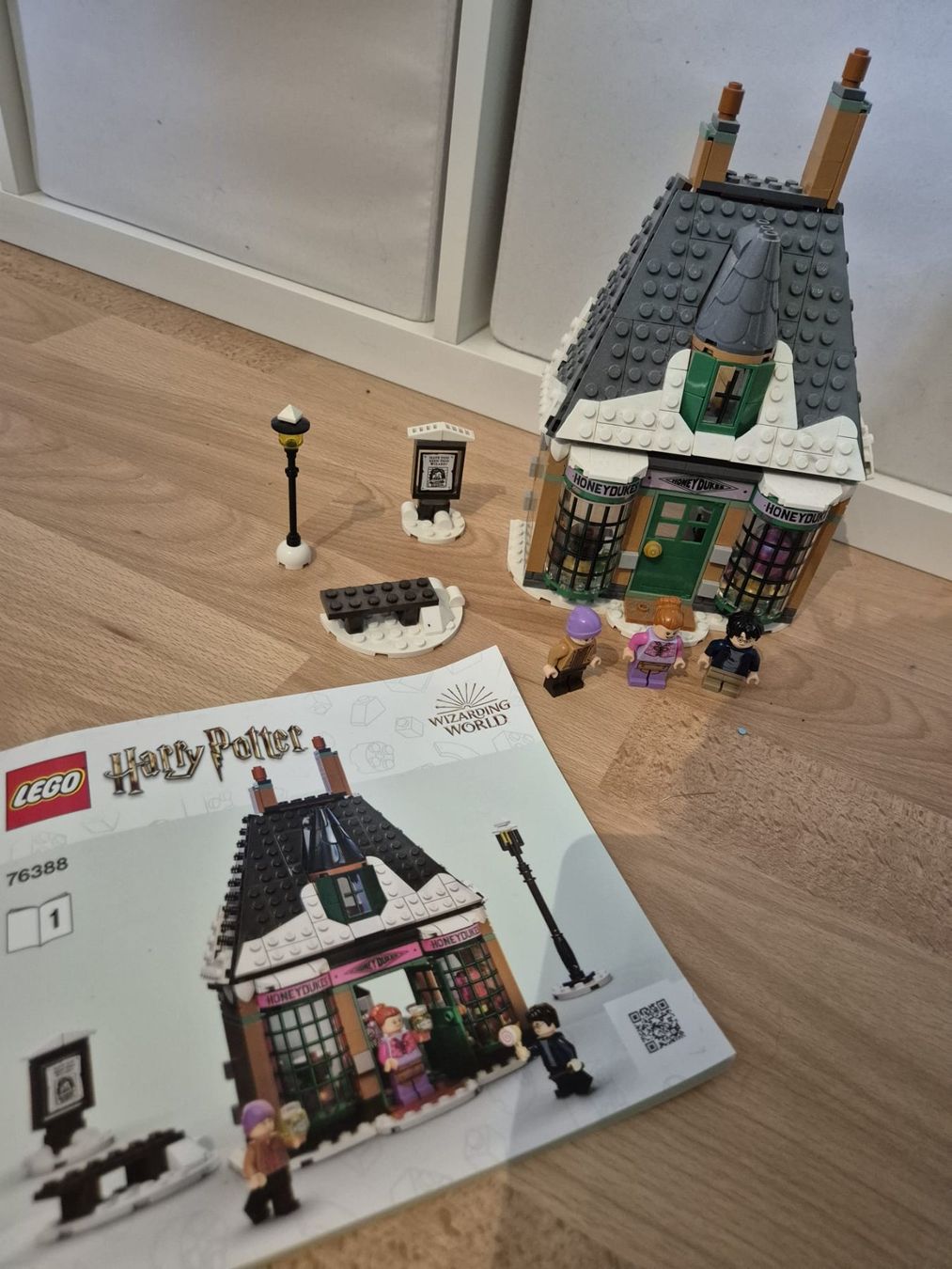 Lego Spielzeuge: LEGO Harry Potter: Besuch in Hogsmeade – Gebraucht aus Oensingen von modano47