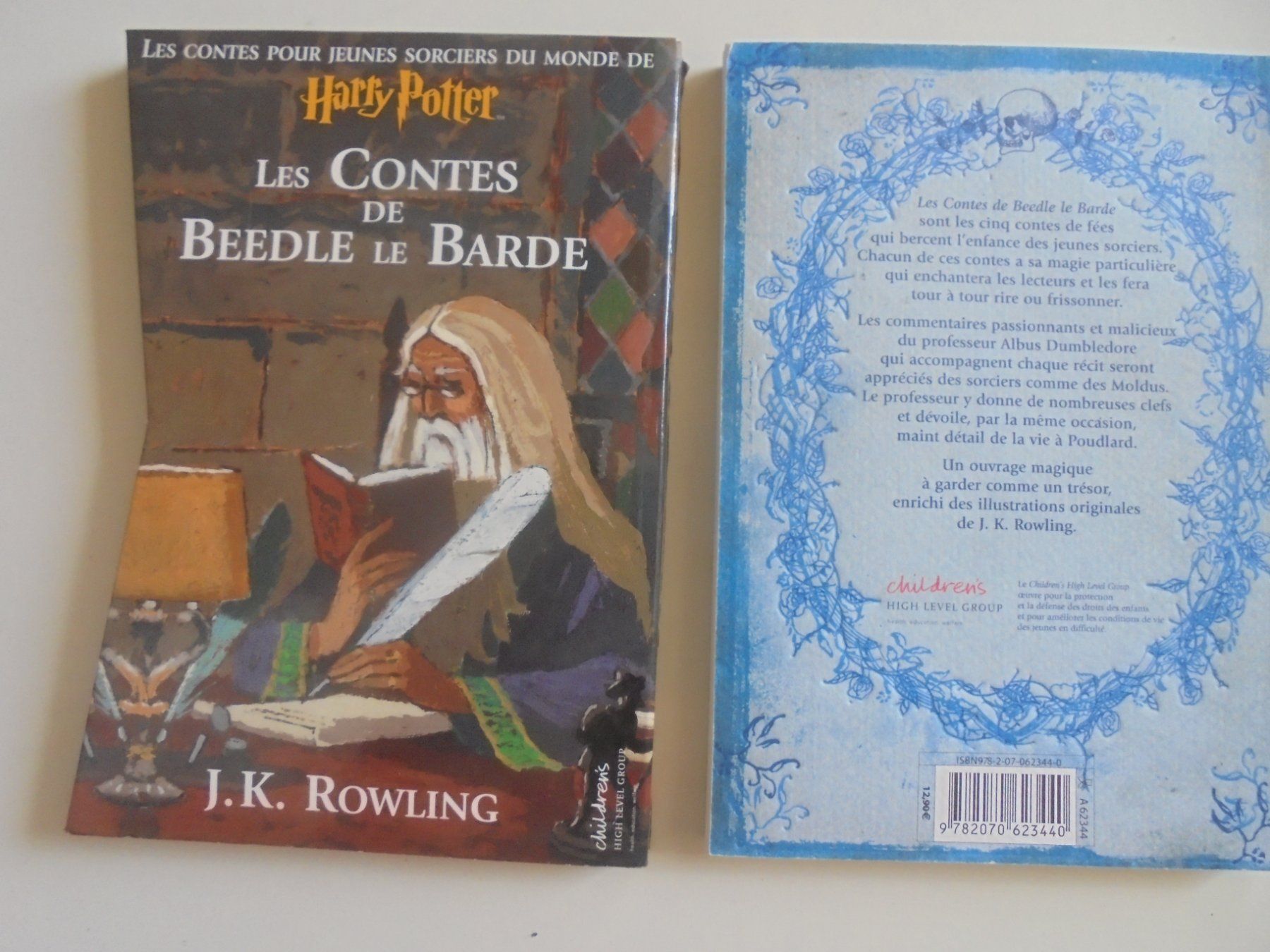 Libri: " Les Contes De Beedle Le Barde  " de J. K. Rowling – Usato da Crissier venduto da Promopost 1