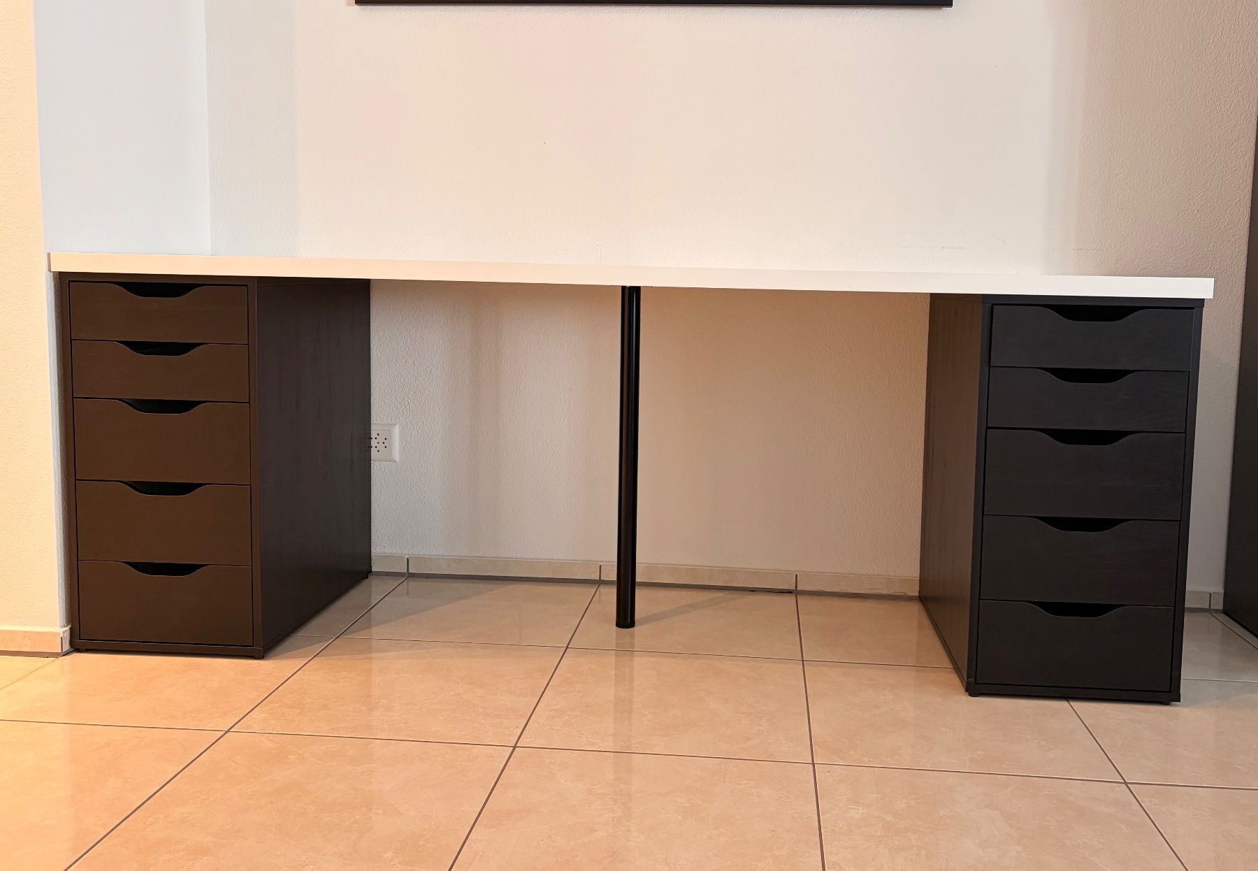 Ikea Scrivanie: Bürotisch mit 2 Schubladenkorpus – Usato da Bronschhofen venduto da hobbykatz
