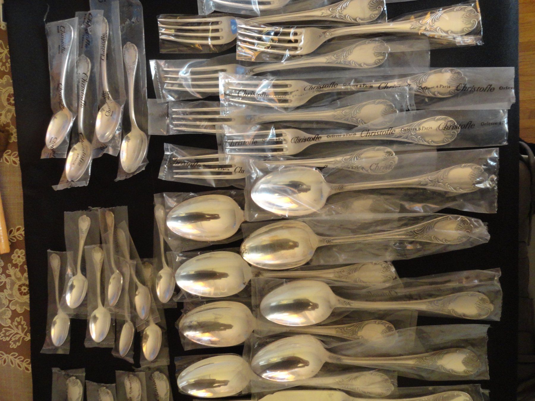 Christofle Bestecksets: - 64 COUVERTS DIVERS CHRISTOFLE ORIGINAL MARLY NEUF – Neu und originalverpackt aus Morges von argento.oro.65 2