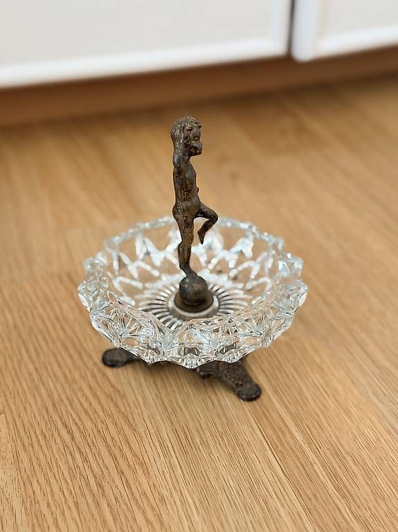 Portacenere: Vintage Aschenbecher mit Putto Jugendstil – Usato da Weiningen ZH venduto da MelVintage 1