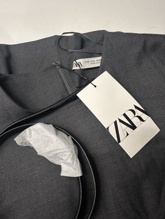 Zara Kleid mit Gürtel