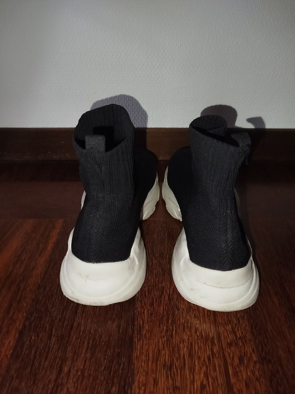 Chaussures femmes: Sneakers aus elastischem Material – D'occasion à St. Gallen par jbu_ns6v 3