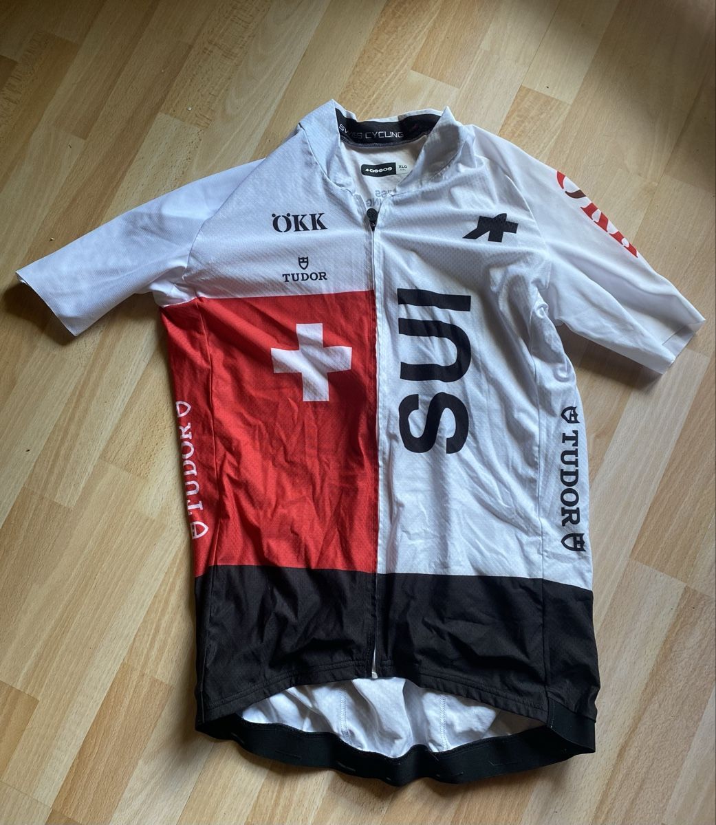 Canottiere & Pantaloni: Maillot swiss cycling Assos – Nuovo (secondo la descrizione) da Haute-Nendaz venduto da Gus1234