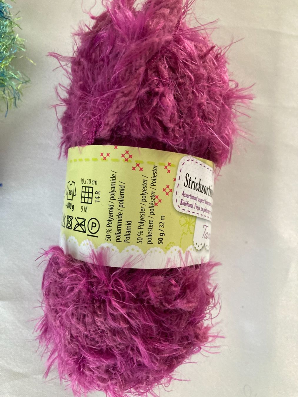 Lana: ***   Strickwolle   ***     Felloptik – Nuovo e nell'imballaggio originale da Niederuzwil venduto da LaBambola 2