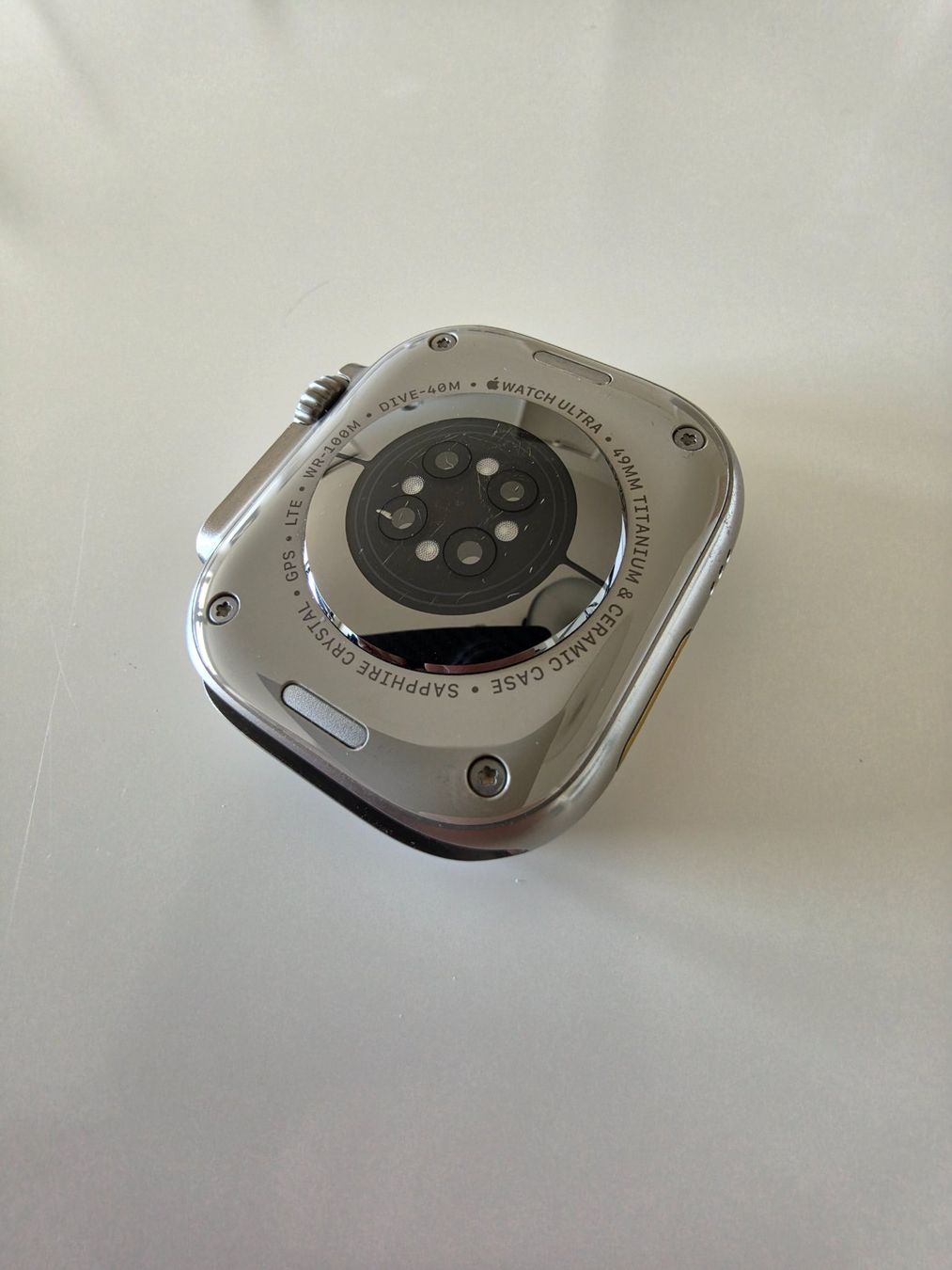Apple Smartwatch: Apple Watch Ultra 2 + 3 straps + Latercase – Usato da Zürich venduto da agirardello 3
