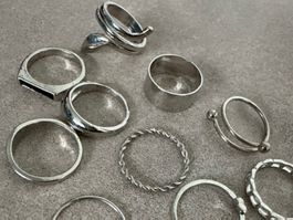 11 Ringe Set silberfarben guter Zustand