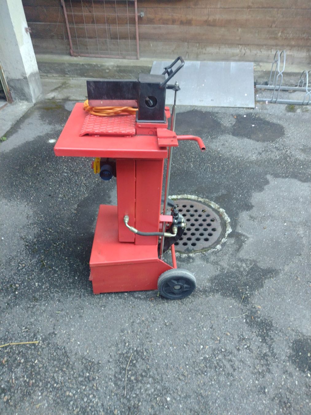 Tutte le macchine: Holzspalter – Usato da Schiers venduto da anhar007 3
