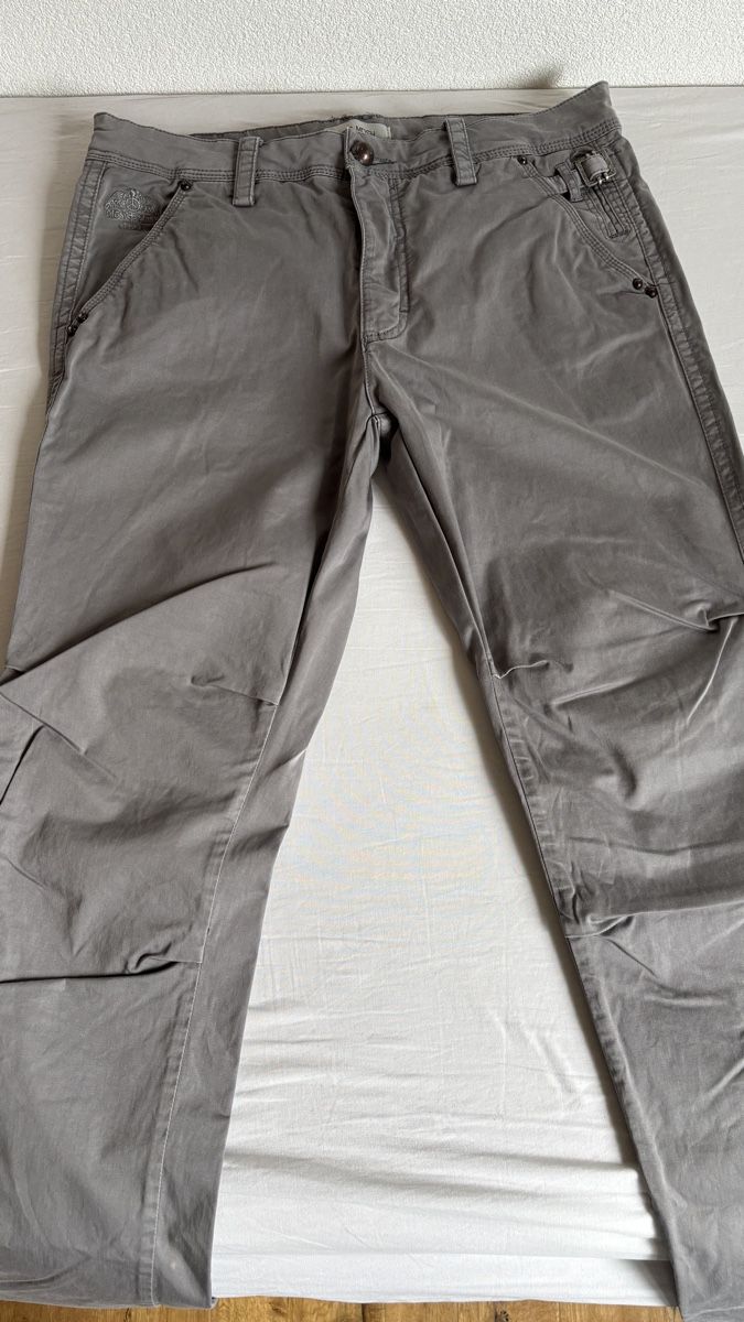 Mos mosh Jeans: Mos Mosh Hose, Grau, Gr. 30 – Nuovo (secondo la descrizione) da Vilters venduto da Sidsel_M