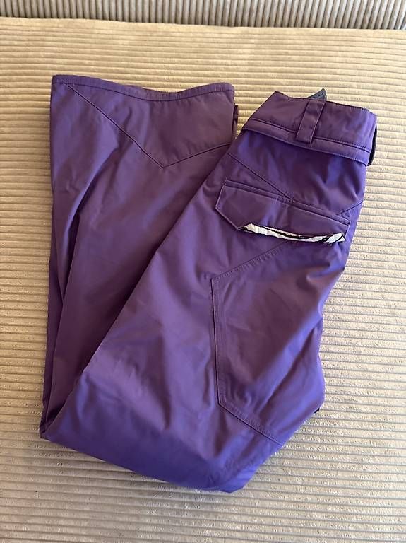 Pantalons: Volcom Skihose  Violett  Grösse M – D'occasion à Rupperswil par tat_d2lw 3
