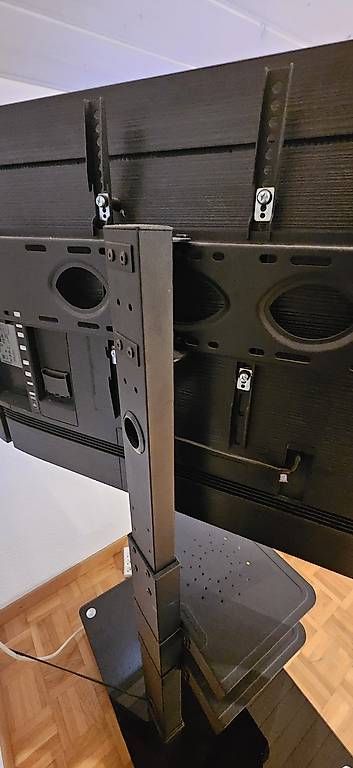 Supporti a parete: TV Samsung sur support à roulettes – Usato da Frasses venduto da bip73 1
