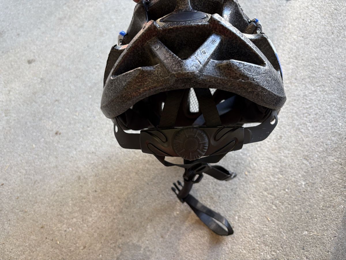 Helme: Casque vélo Léopard Médium (57-59) – Gebraucht aus Villarimboud von hampton2012 3