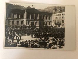 Alte Ansichtskarte Militäraufmarsch Glarus ? Fotokarte