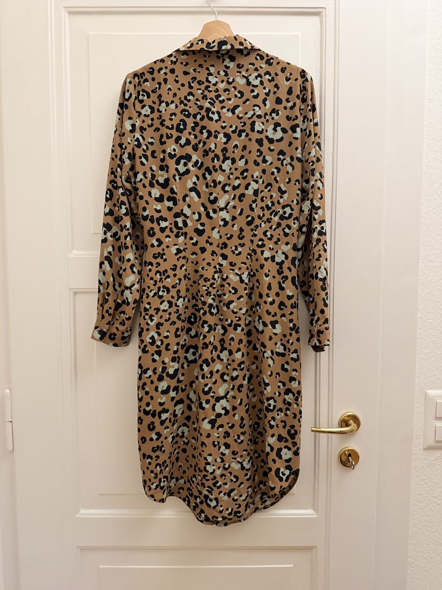 Mango Robes: Mango Leo-Print Dress - Size M – D'occasion à Lausanne par bea_z8jl 1