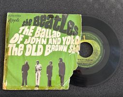 The Beatles – The Ballad Of John And Yoko / Old Brown Shoe