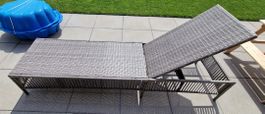2 Gartenliegen aus Polyrattan inkl. Auflagen