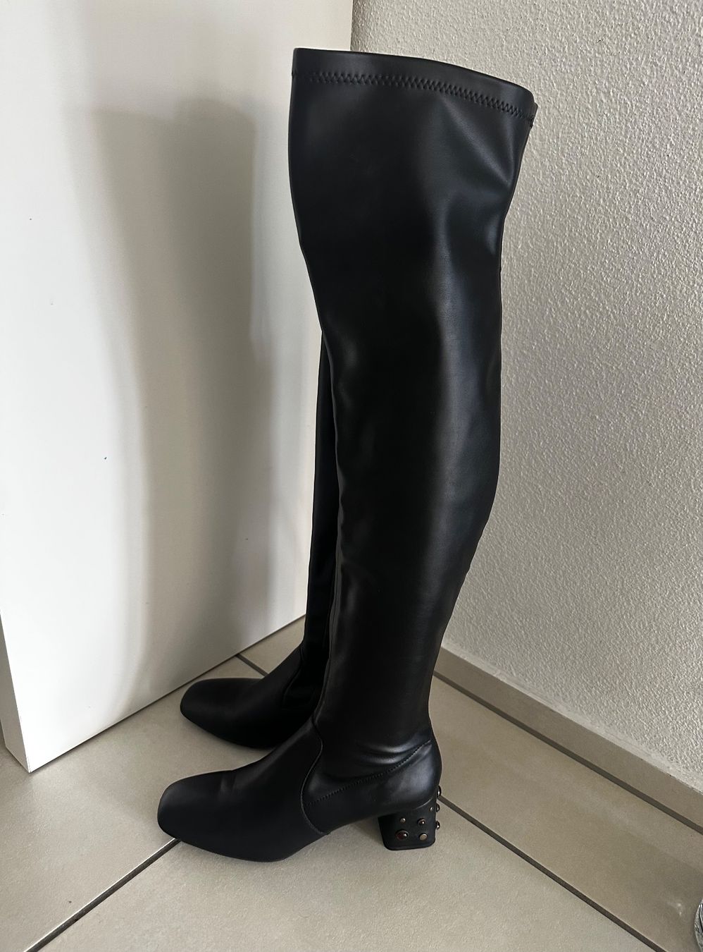Geox Scarpe da donna: Overknee Stifel Geox Grosse 38 – Nuovo (secondo la descrizione) da Alpnach Dorf venduto da ljusja