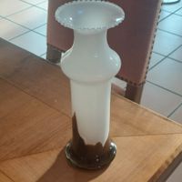 Alte Opaline Glasvase weiss -braun