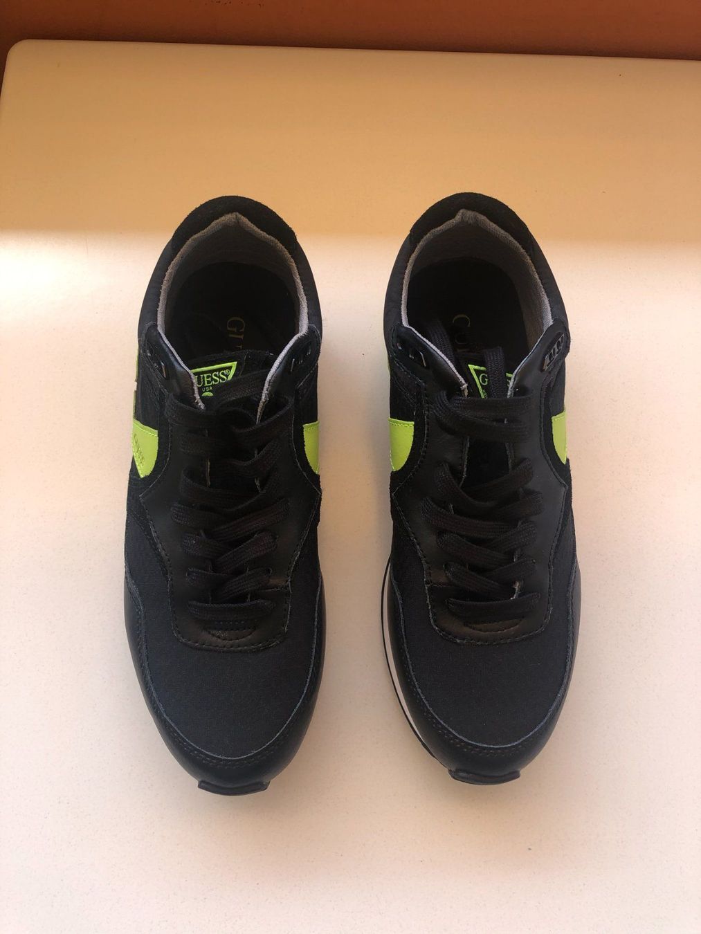 Guess Scarpe da uomo: Chaussures Guess taille 40 – Nuovo (secondo la descrizione) da Neuchâtel venduto da kedac 3