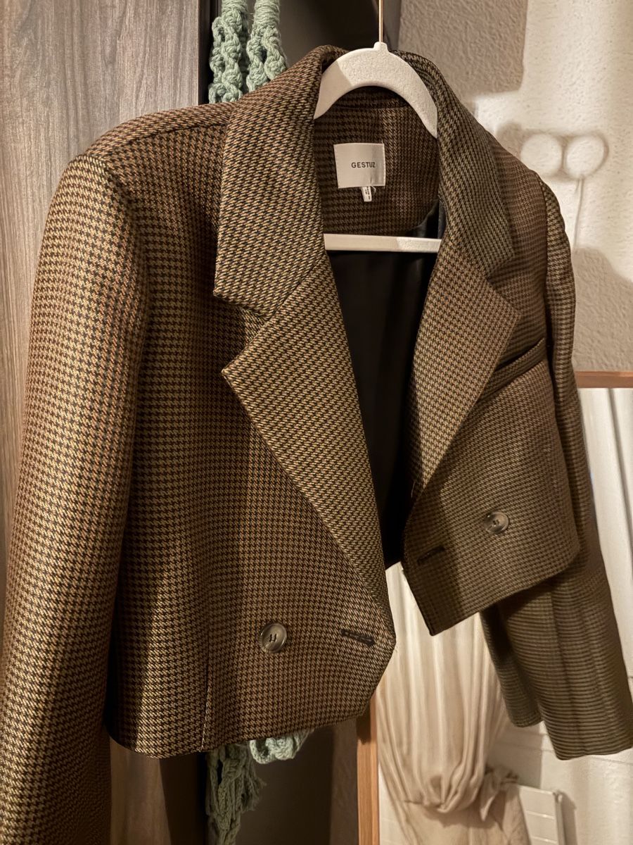 Lotti di vestiti: Blazer von Gestuz, Grösse 36 – Usato da Zürich venduto da and_hr8r 2