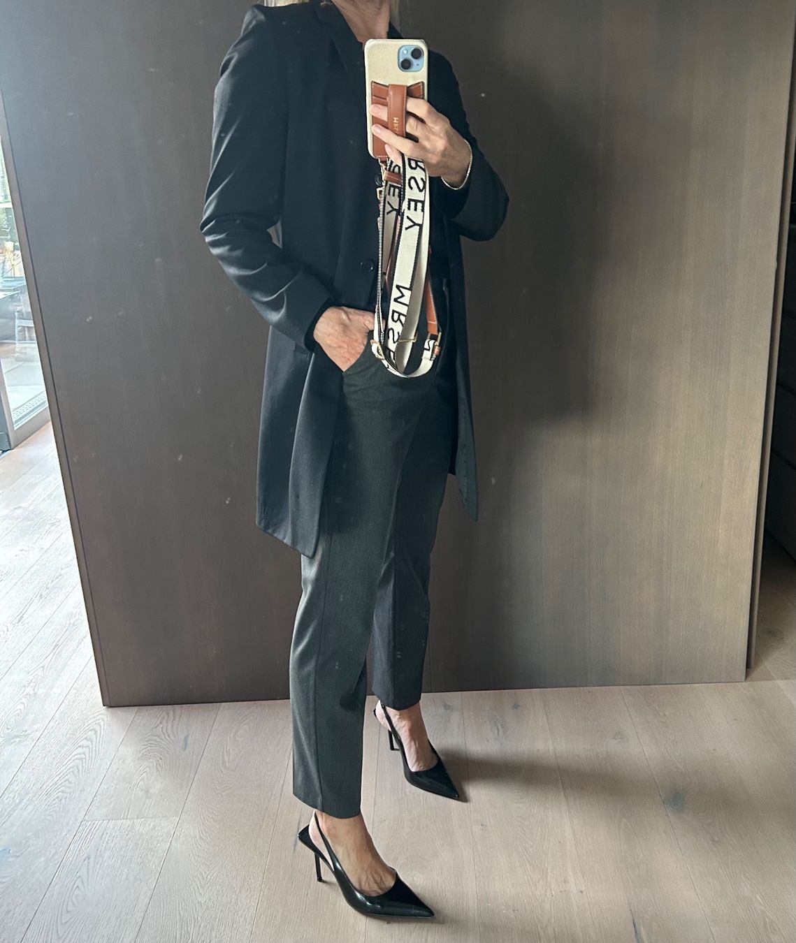 Cappotti: Eleganter schwarzer Übergangs-Mantel /Longblazer – Usato da Kilchberg ZH venduto da Anie. 2