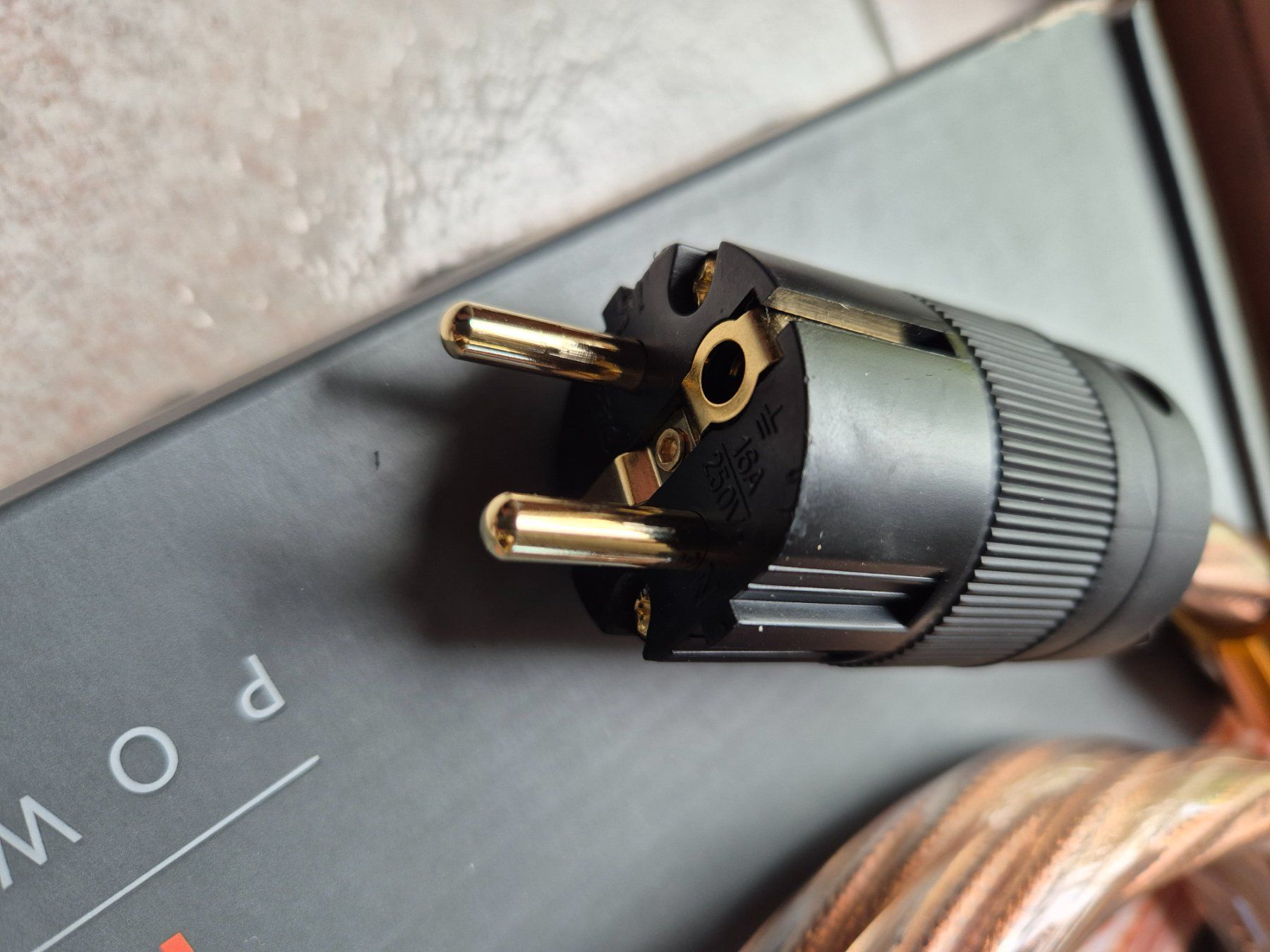 Cavi: Ifi SilentPower Nova Audiophiles Stromkabel / CH-Fixadapter – Usato da Beringen venduto da 2015ursh 7