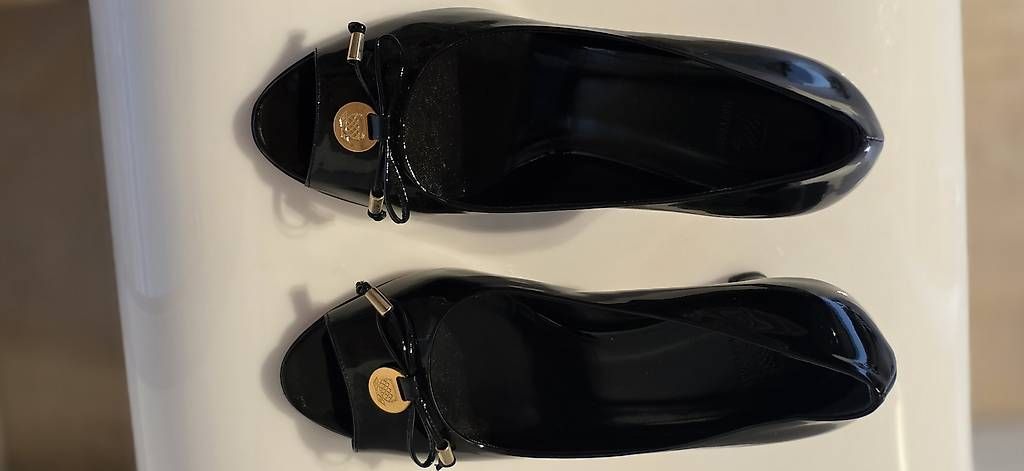 Scarpe da donna: Navyboot Pumps in schwarzes Lackleder – Usato da Wolfhausen venduto da LoukAudio 3
