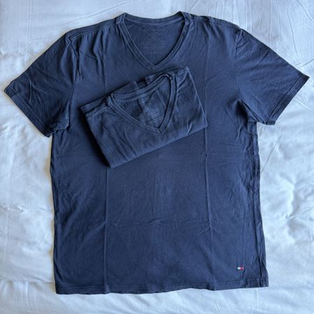 2x Tommy Hilfiger für 1.-CHF T-Shirt gebraucht