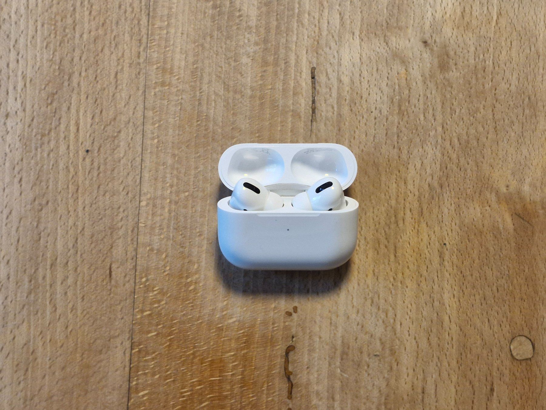 Apple Cuffie: Apple AirPods Pro mit Ladecase DEFEKT – Difettoso da Wiesendangen venduto da enbtracked 1