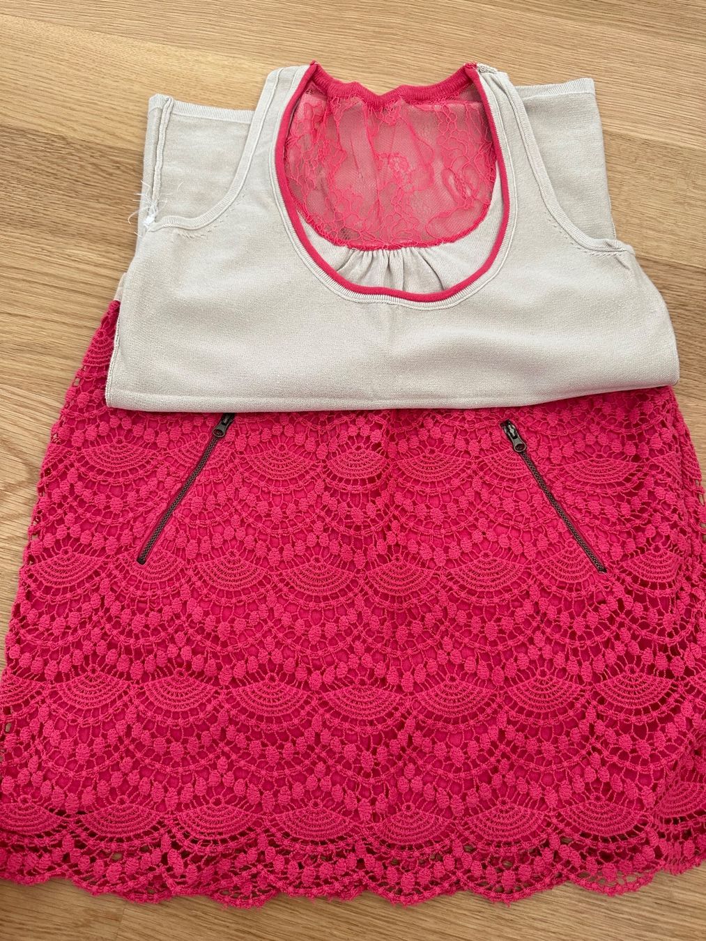 Guess Röcke: Skirt+T-Shirt GUESS – Neu (gemäss Beschreibung) aus Rickenbach b. Wil von iah_pg6d