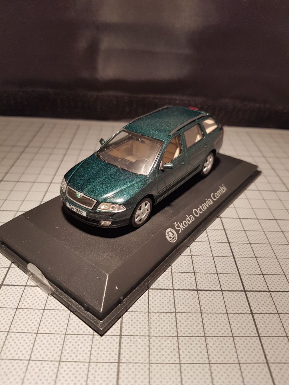 Skoda Modellautos: Skoda Octavia Combi – Neu und originalverpackt aus Chézard-St-Martin von AlPat-Collections 1