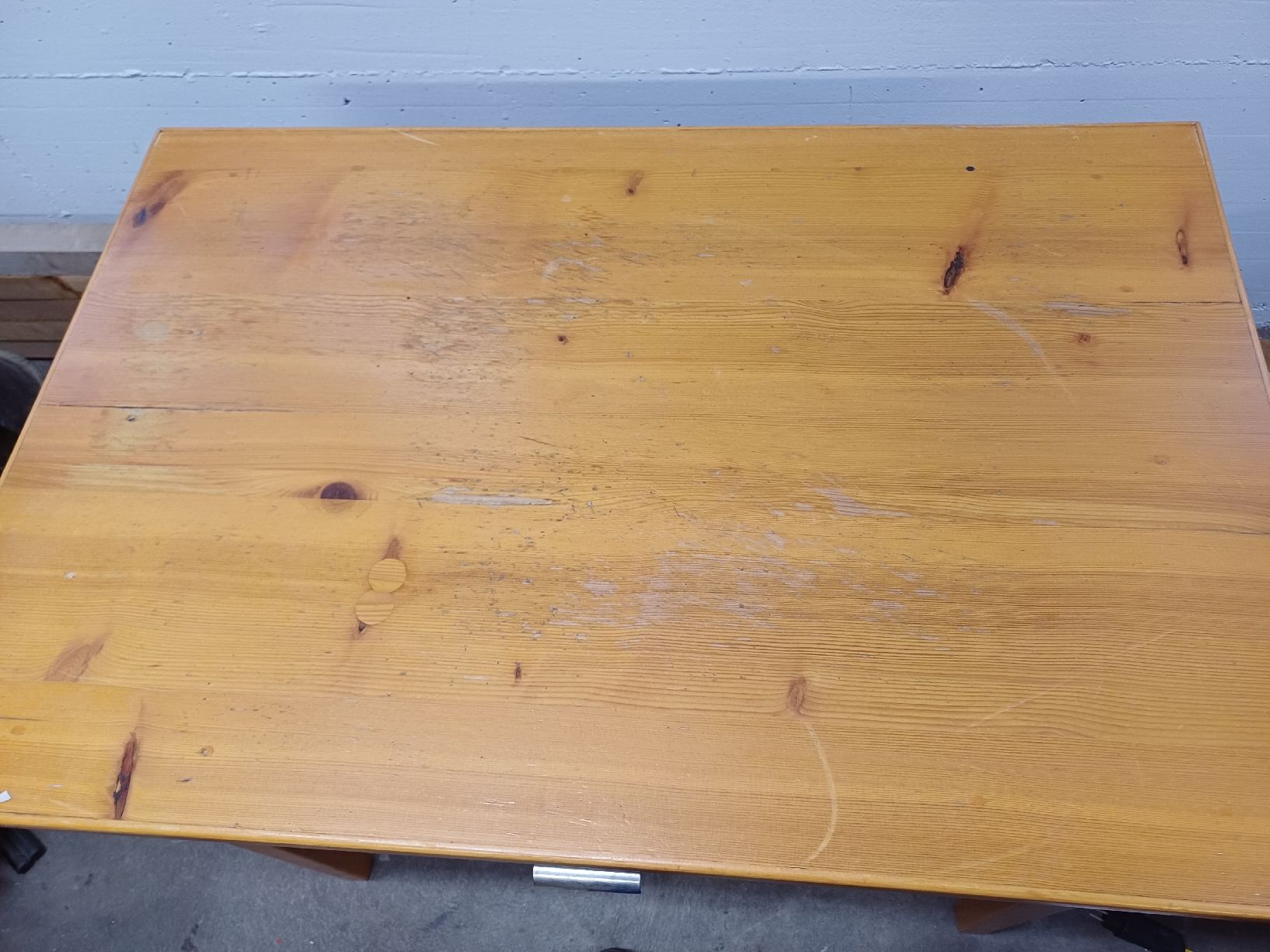 Tavoli: Kleiner Holztisch – Difettoso da Wangenried venduto da Recycler94 1