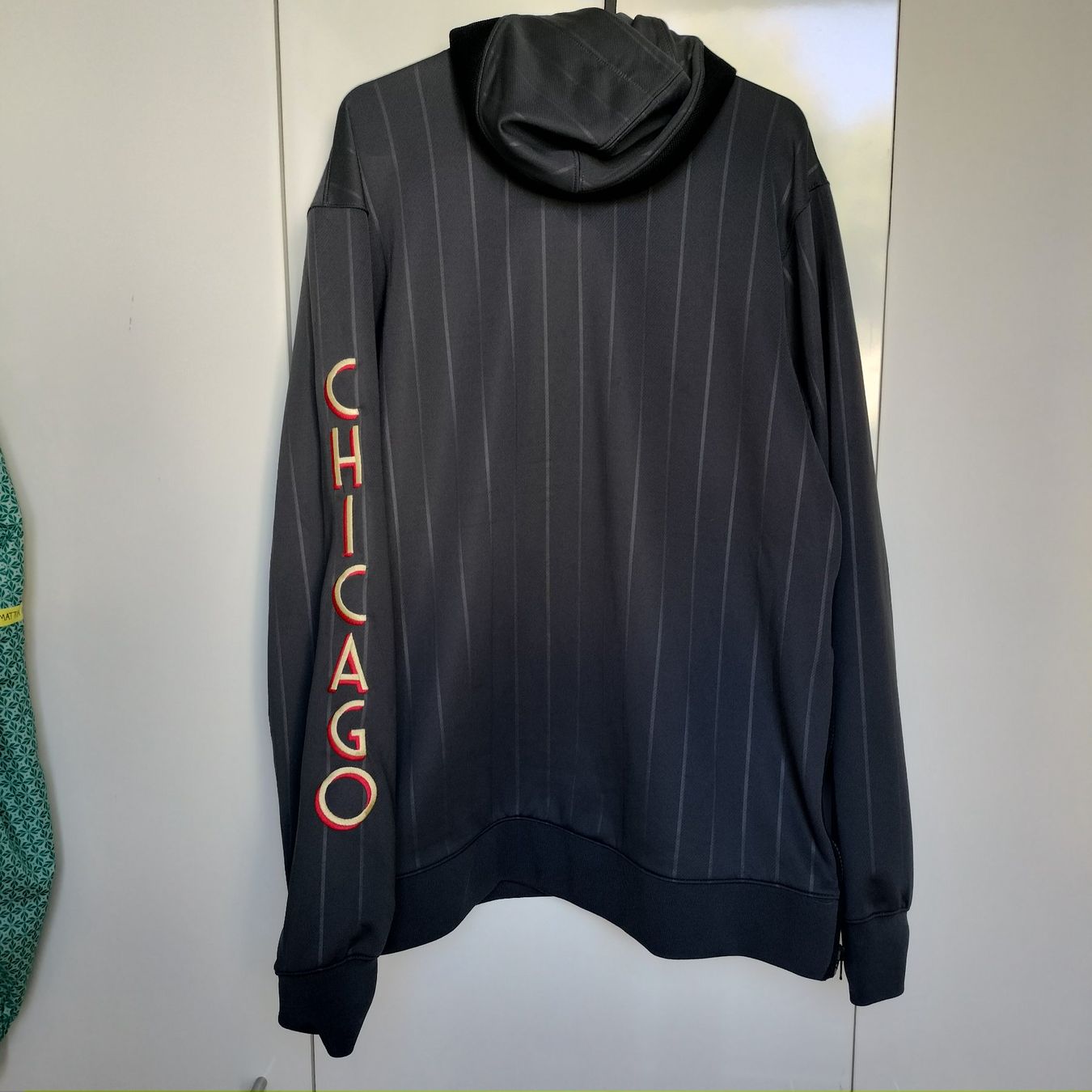 Pullover & Sweatshirts: NBA CHICAGO BULLS THERMO SWEATSHIRT // Gr. L – Gebraucht aus Bern von SportsMemos 1